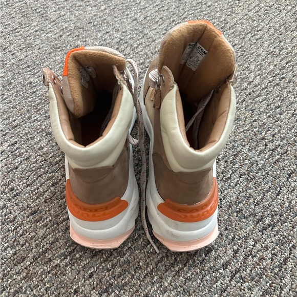 good as new Sorel Kinetic RNEGD Caribou boot - Picture 5 of 5